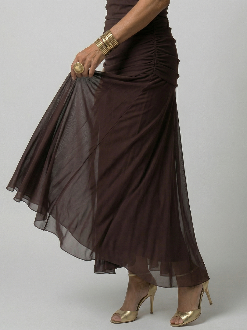 Lucía | Vestido midi fluido con hombros descubiertos