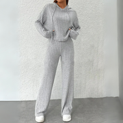 Conjunto de punto con capucha