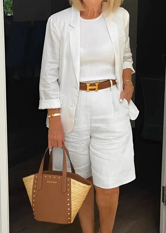 Traje corto con blazer y pantalón corto