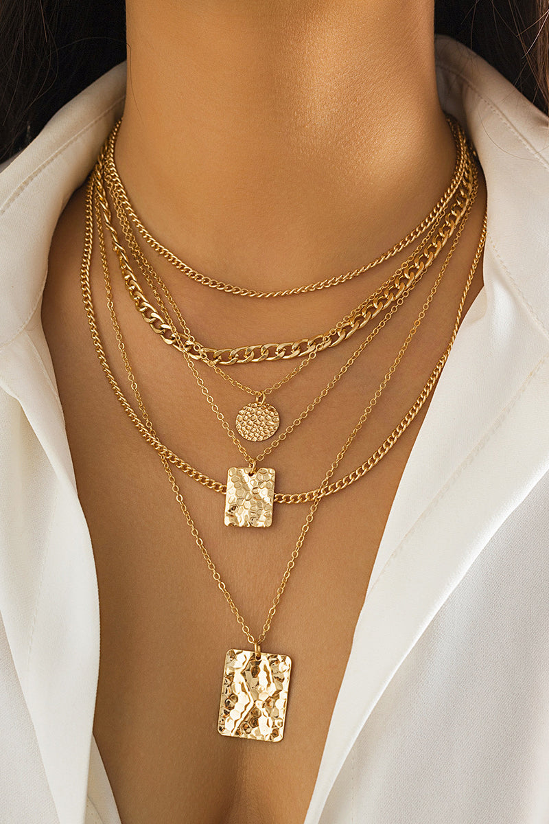 Collar con Colgante de Cadena Metálica Geométrica