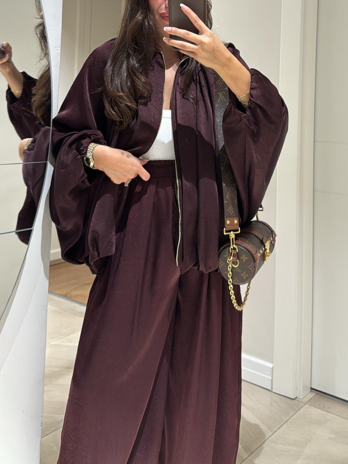Conjunto casual de chaqueta y pantalón con cordón