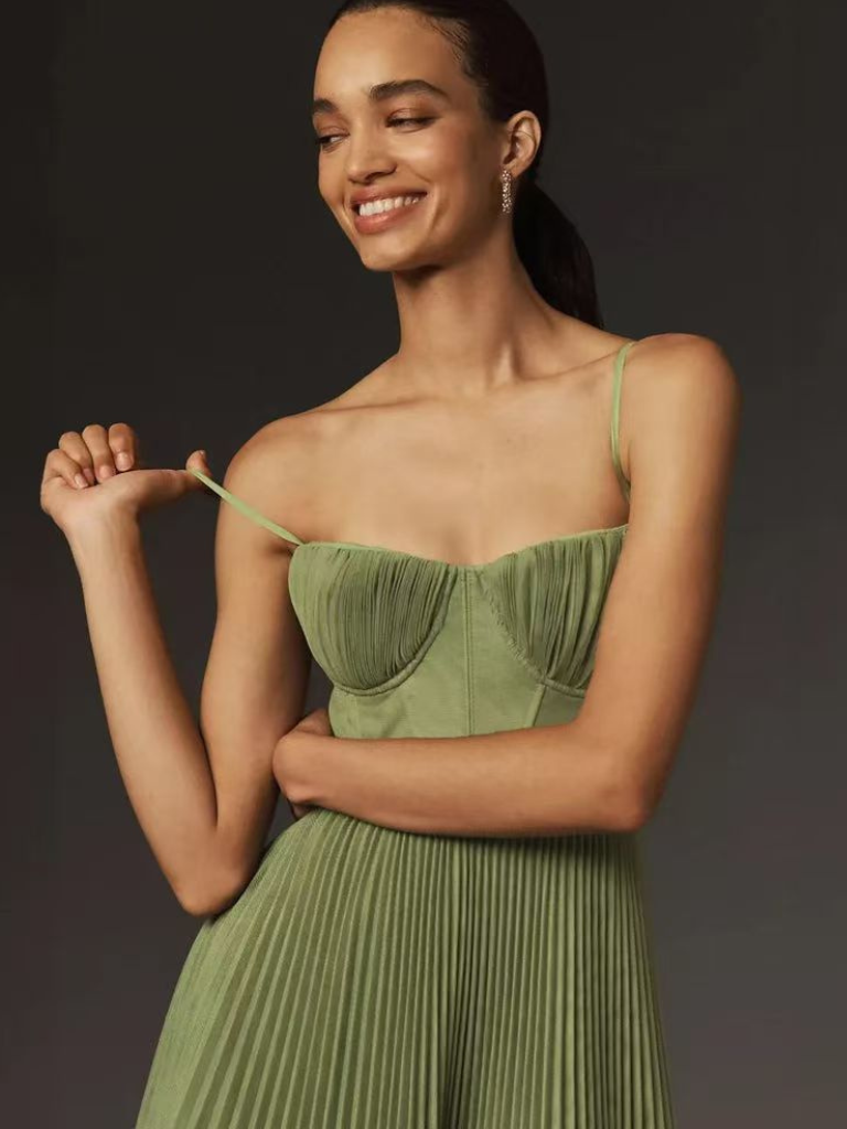 Sonia | Vestido maxi plisado estructurado