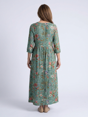 Floral maxi dress with three-quarter sleeves
