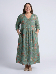 Floral maxi dress with three-quarter sleeves