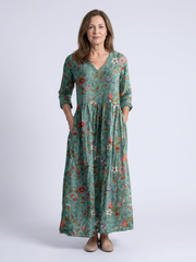 Floral maxi dress with three-quarter sleeves