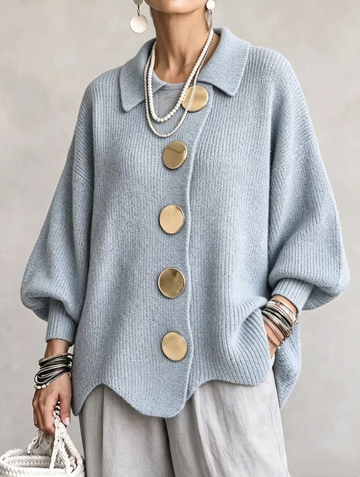 Constanza | Cárdigan Oversize con Cuello y Botones Metálicos Grandes