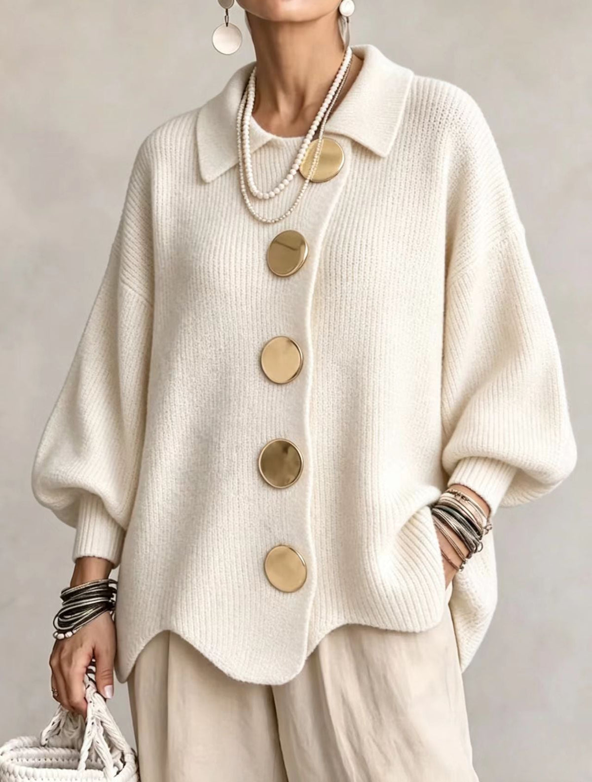 Constanza | Cárdigan Oversize con Cuello y Botones Metálicos Grandes
