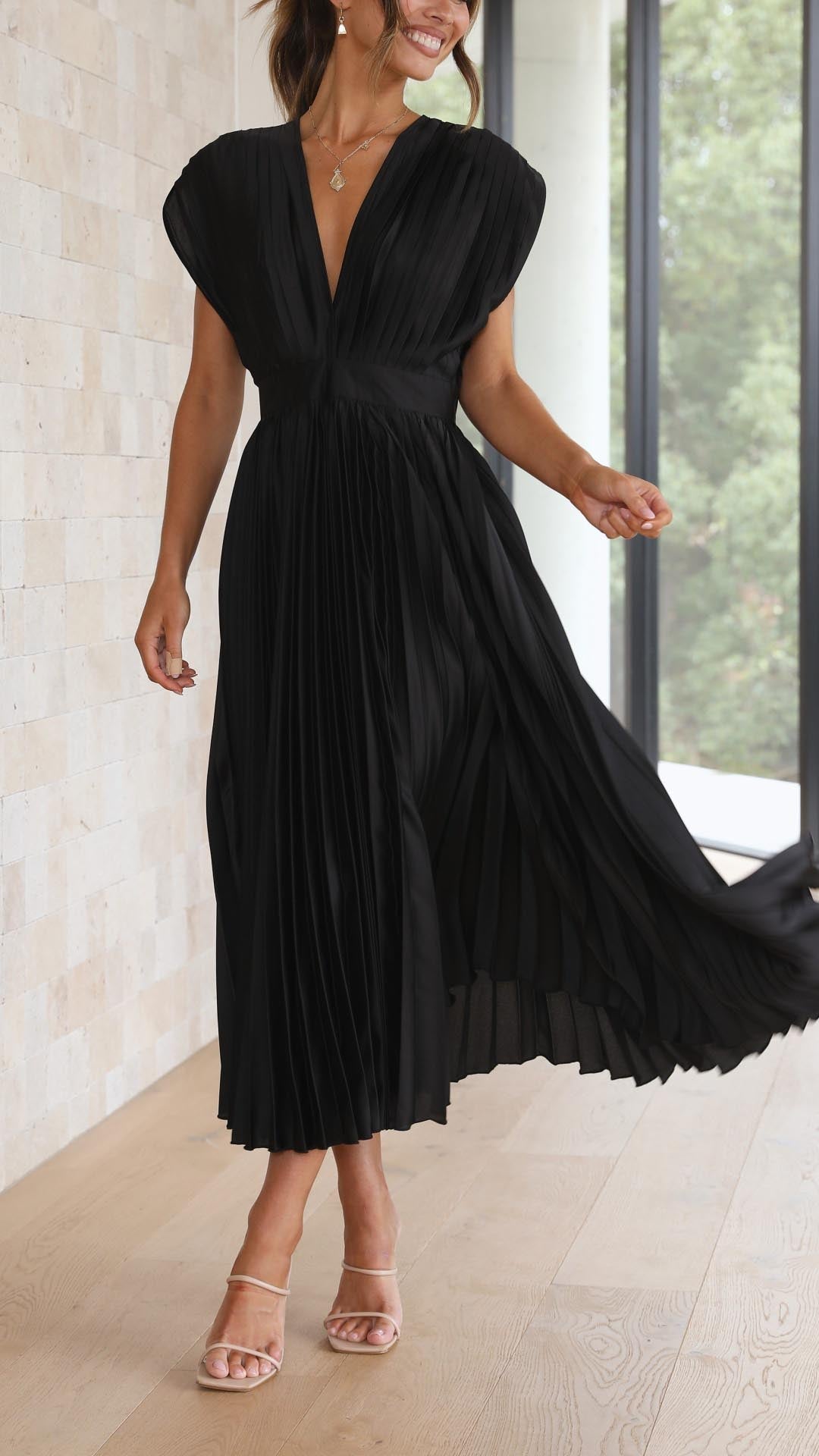 María | Vestido maxi plisado elegante