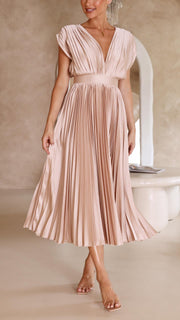 María | Vestido maxi plisado elegante