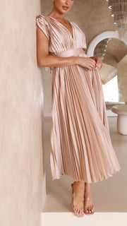 María | Vestido maxi plisado elegante