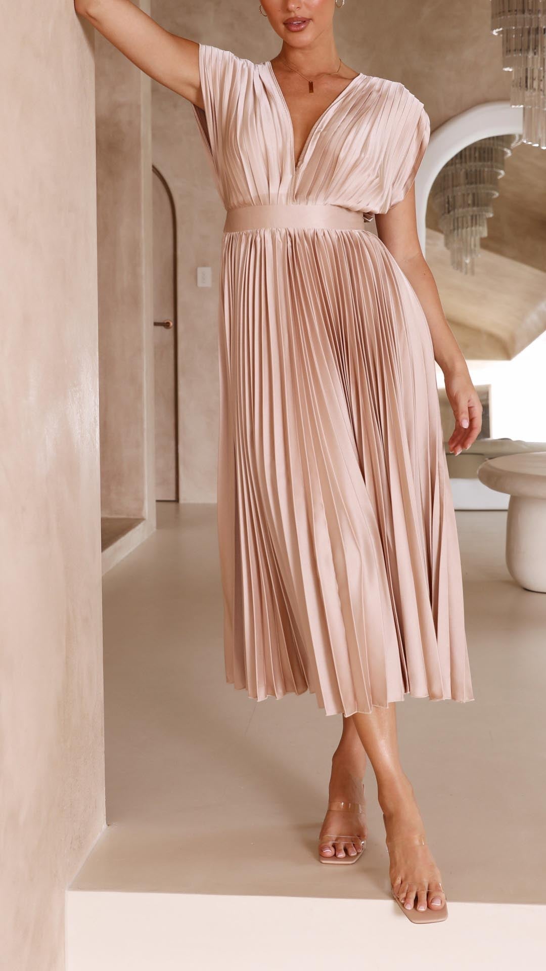María | Vestido maxi plisado elegante
