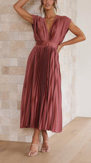 María | Vestido maxi plisado elegante