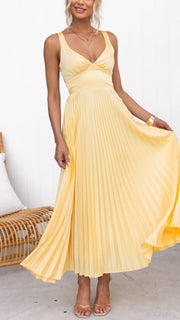 Irene | Vestido maxi plisado con escote en V