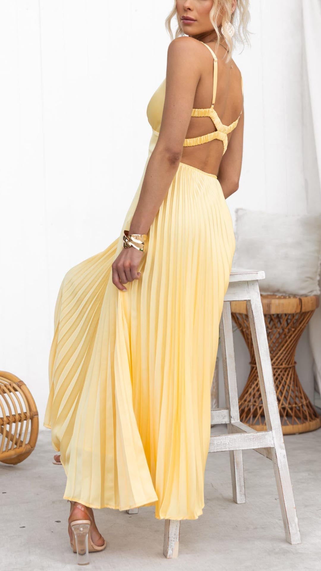 Irene | Vestido maxi plisado con escote en V