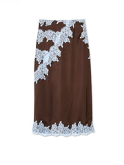 Conjunto de top y falda con detalles de encaje