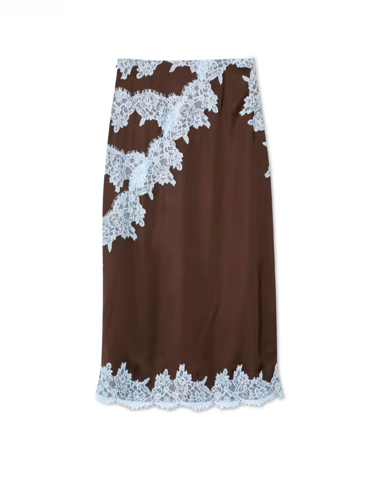 Conjunto de top y falda con detalles de encaje