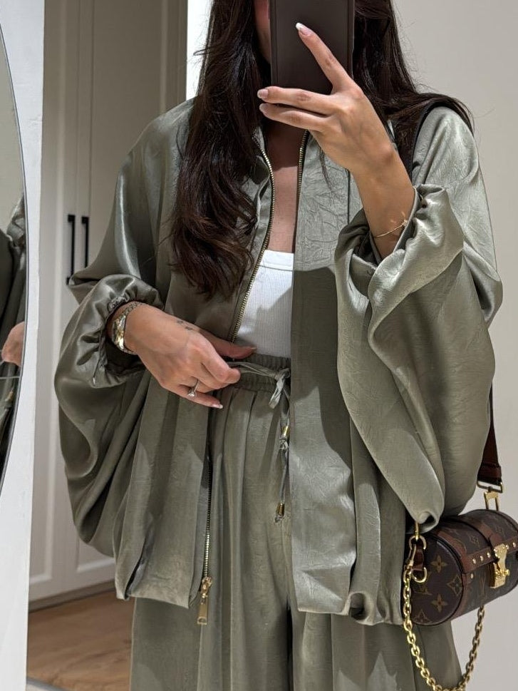Conjunto casual de chaqueta y pantalón con cordón