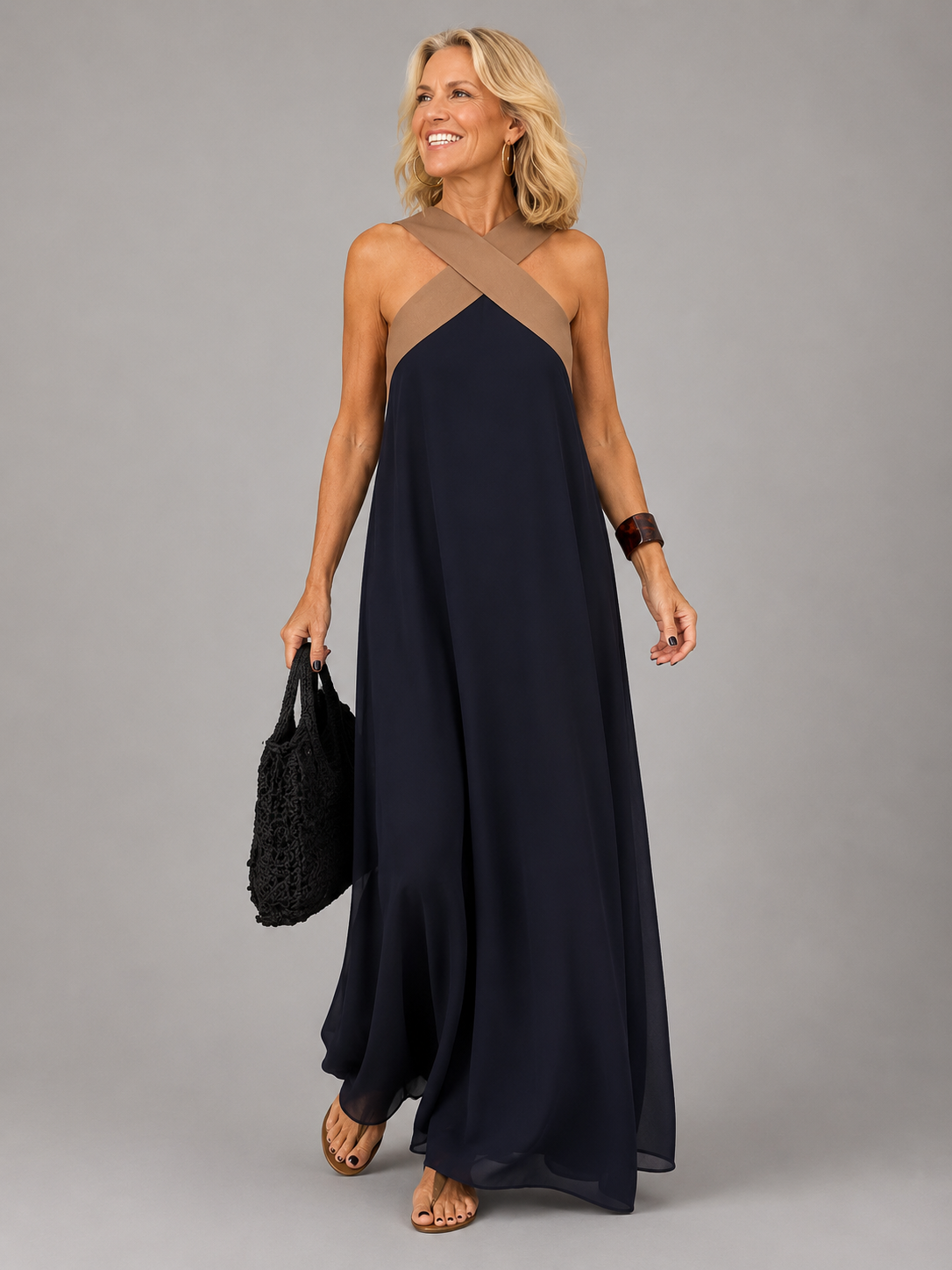 Vestido maxi elegante con escote cruzado